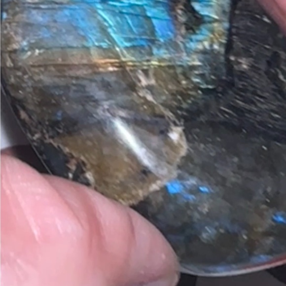 Pilished Labradorite Palm stone A grade - Picture 13 of 15